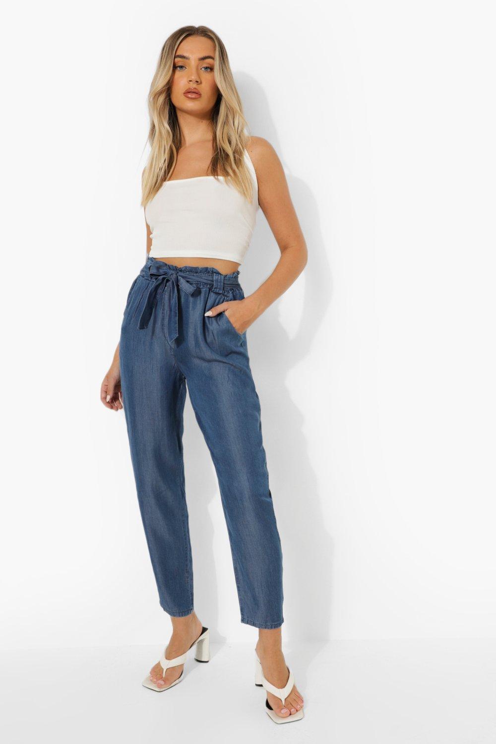Pantaloni corti alla caviglia in chambray con cintura e vita arricciata
